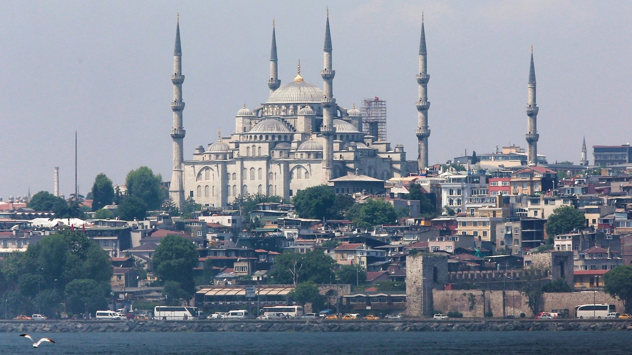 Turkey sentences 5 opposition mayors in cases critics slam as politically motivated
