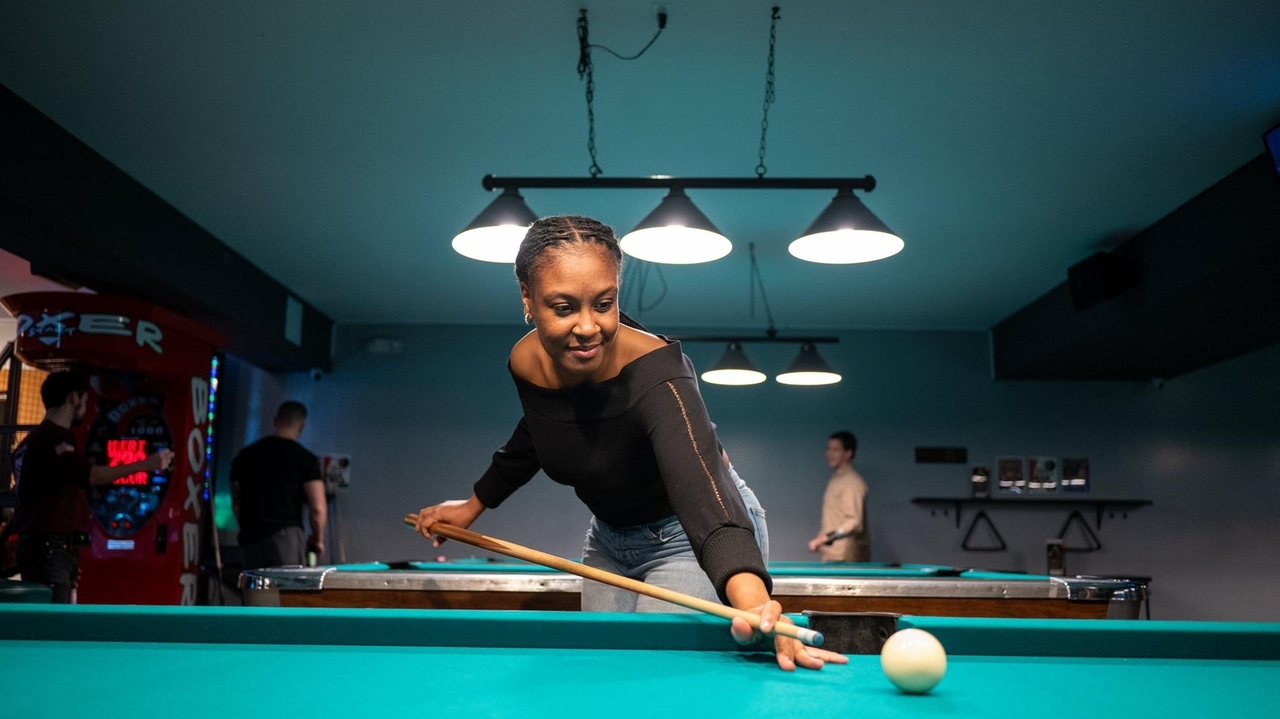 Pool halls become social hubs for Long Island millennials - Newsday