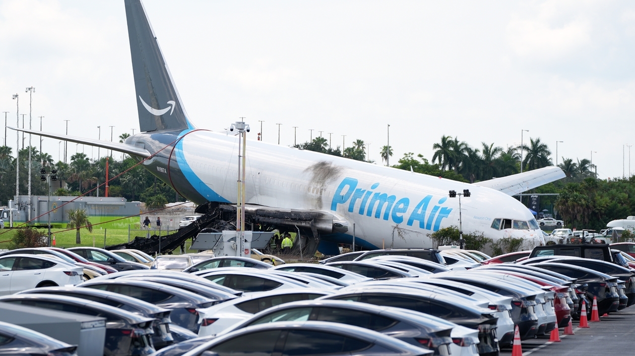 What to know about the Amazon cargo plane crash in Miami that killed 5 ...