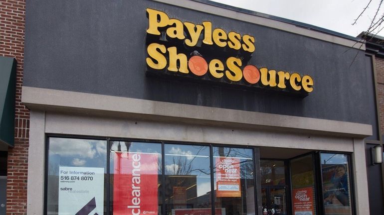 Payless close hot sale to me