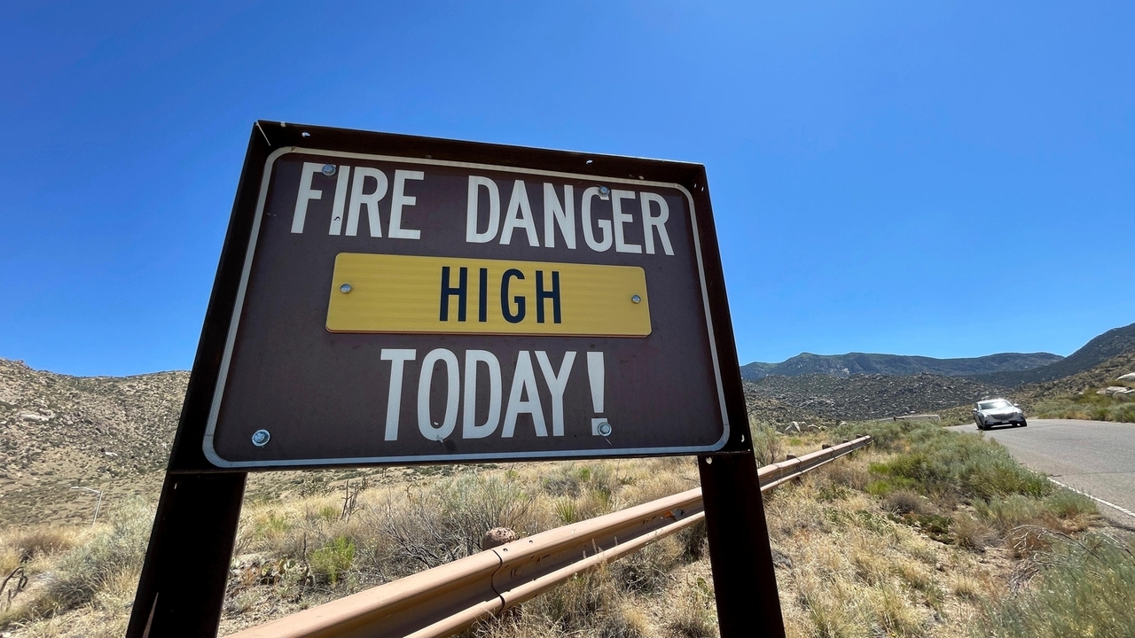 US forest managers urge revelers to swap fireworks for Silly String, but some say not so fast - Vimarsana News