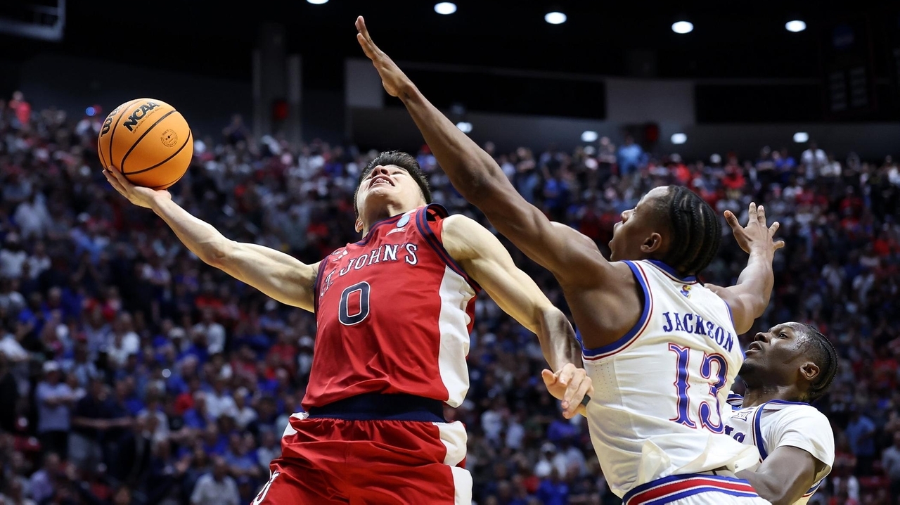 Dylan Darling's layup at buzzer sends St. John's to Sweet 16