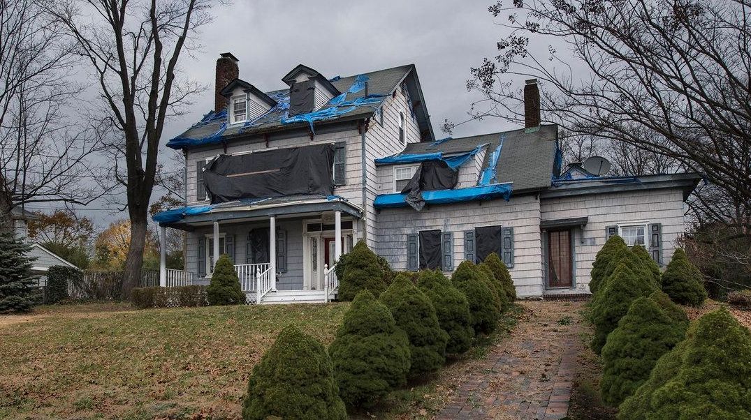 Owner of Baxter House submits application to raze landmark Newsday