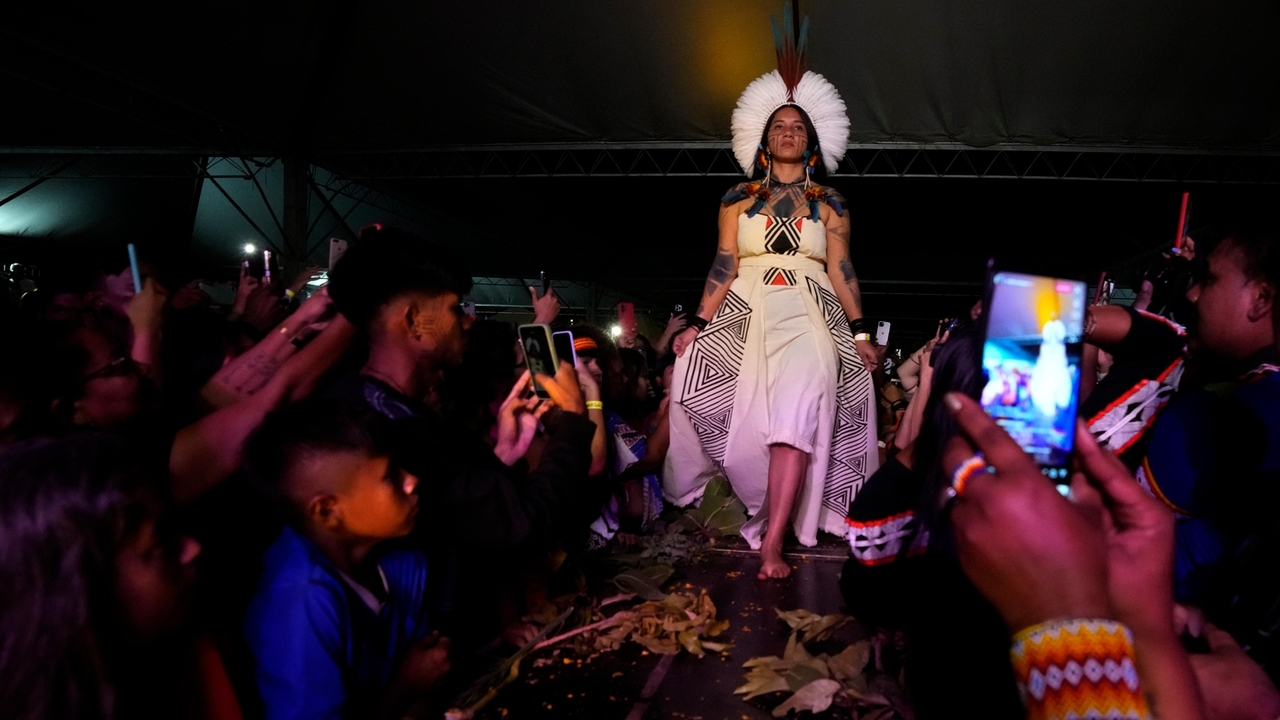 Brazilian Indigenous women use fashion to showcase their claim to rights and the demarcation of land - Vimarsana News