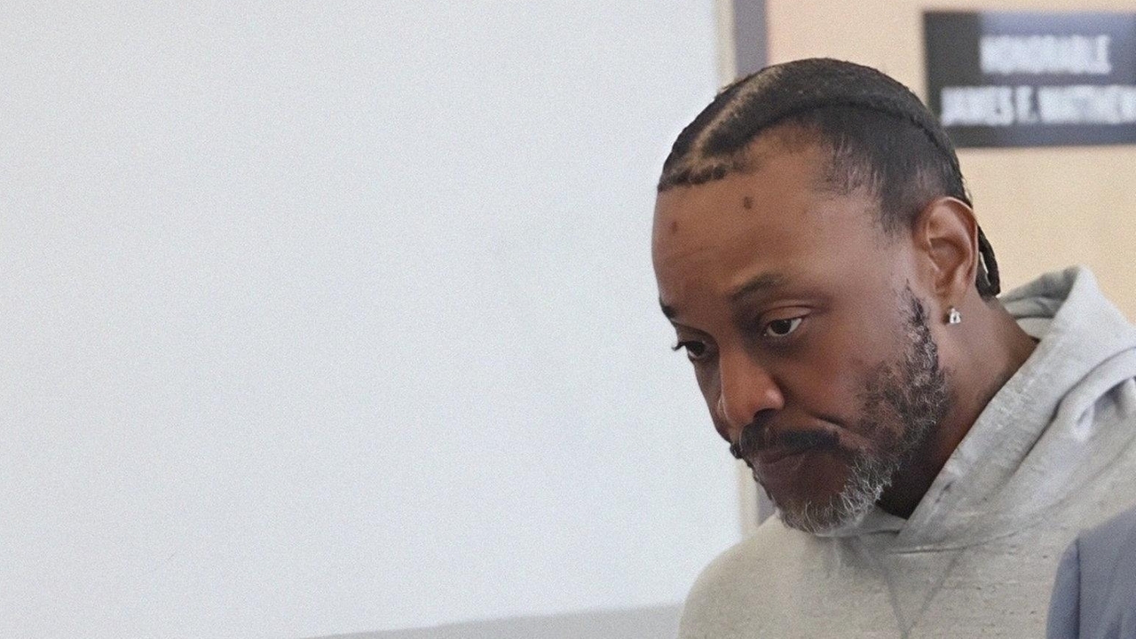 Wyandanch library custodian Kwaisi McCorvey kept job despite allegations of workplace sex with minor, memo shows - Vimarsana News