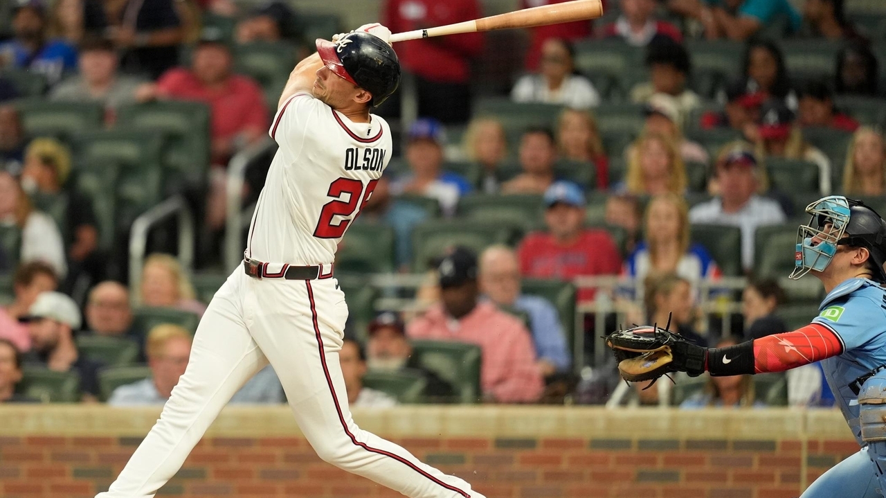 Fellow ロングジョン 3㎜　MLB Matt Olson, baseball's iron man, stars for the Braves on Lou