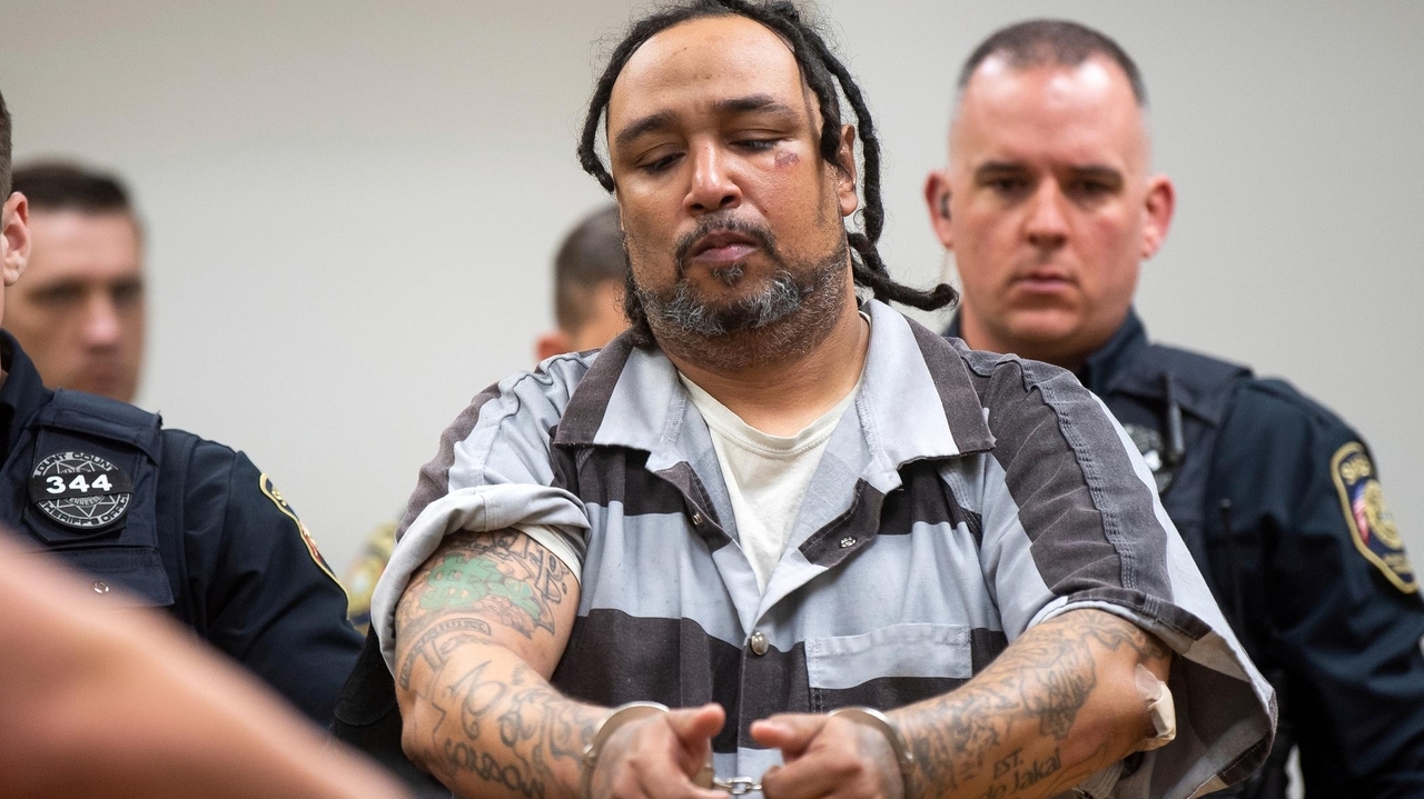 Man accused of killing deputy makes first court appearance - Vimarsana News