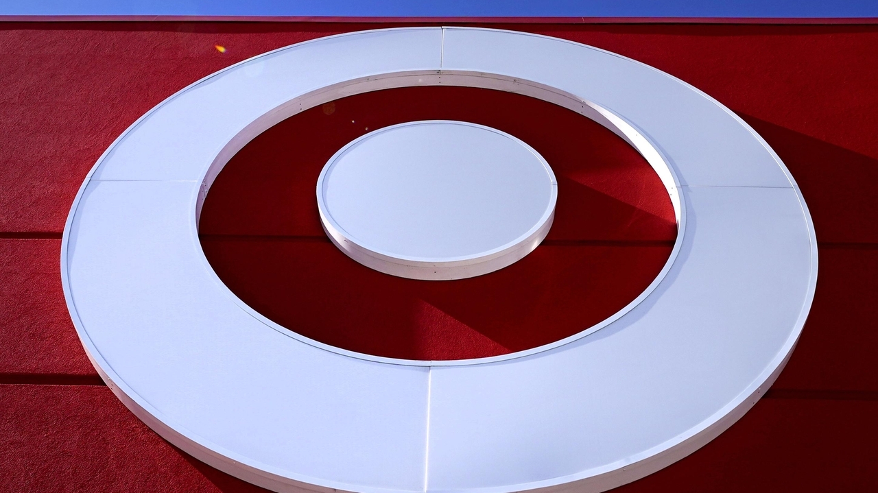 Target posts weak sales in 2Q, hurt by negative reaction to Pride merchandise, inflation. - Vimarsana News