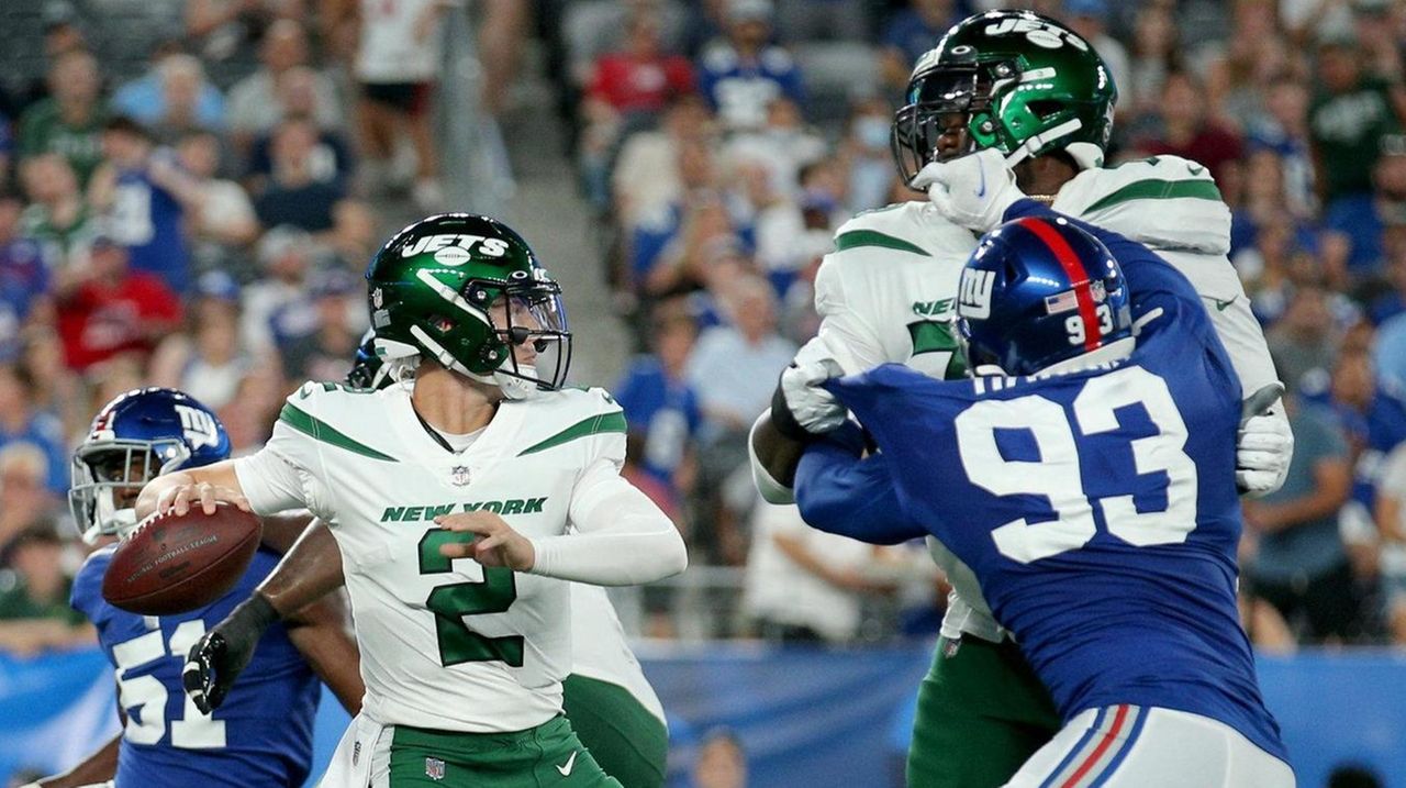 New York Giants running back Sandro Platzgummer (34) reacts after