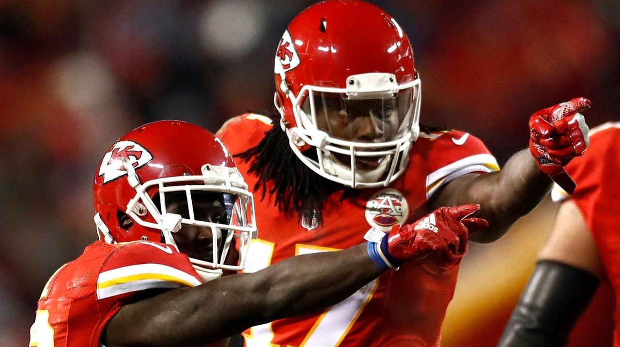 Chiefs Defeat Raiders; Lock Up AFC – Chiefs Focus All Sports Network