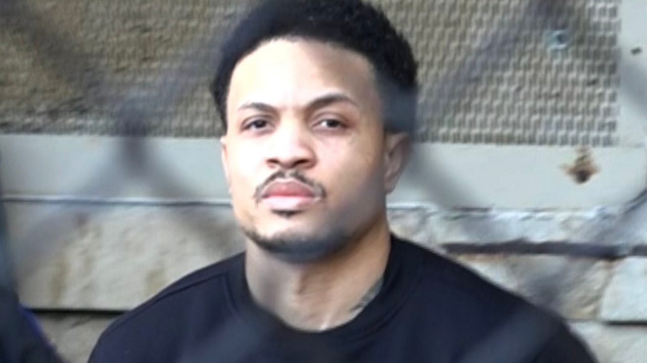 Nassau jail correction officer Javel Welch arrested on contraband, weapon charges - Vimarsana News