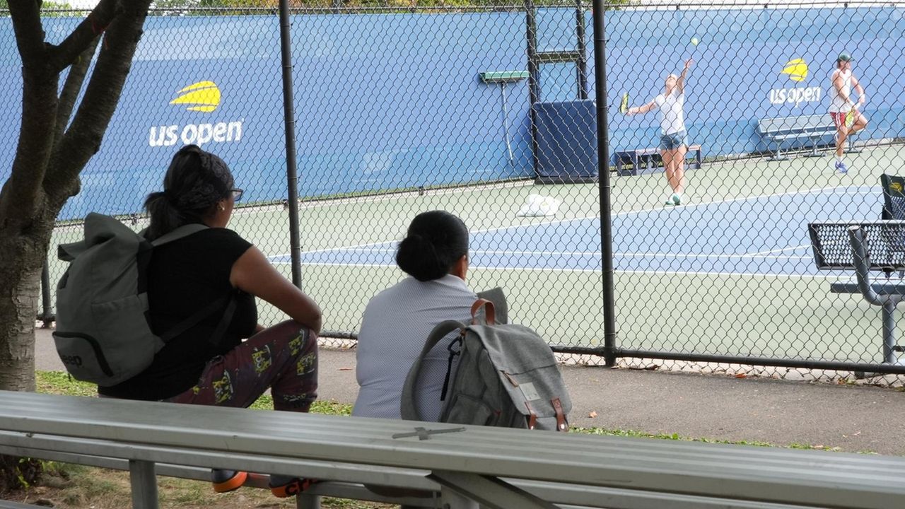 U.S. Open's outer practice courts lure the general public