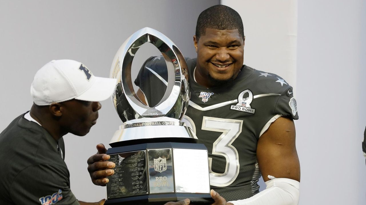 Ravens release veteran DE Calais Campbell - WTOP News