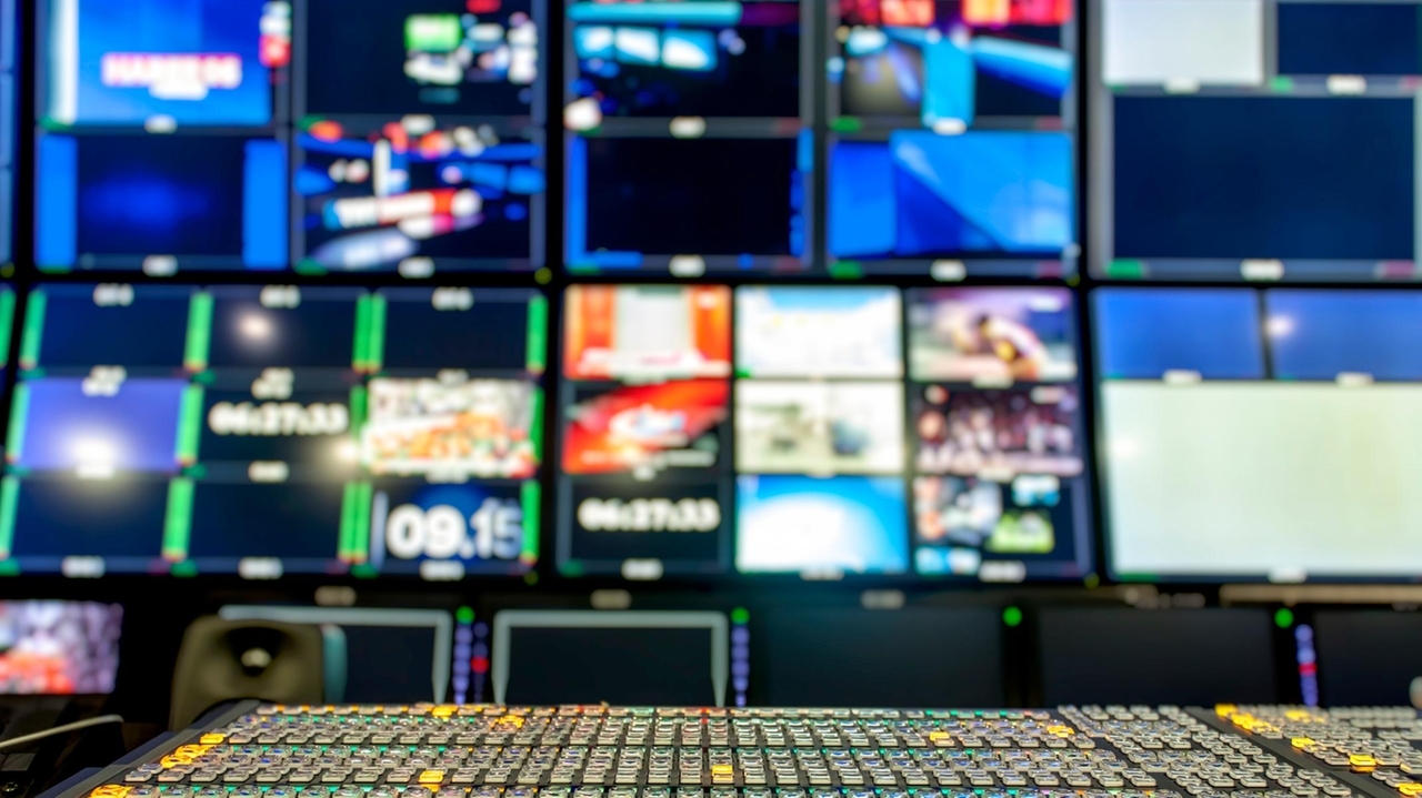 I don't watch cable news much anymore. Here's why. - Vimarsana News