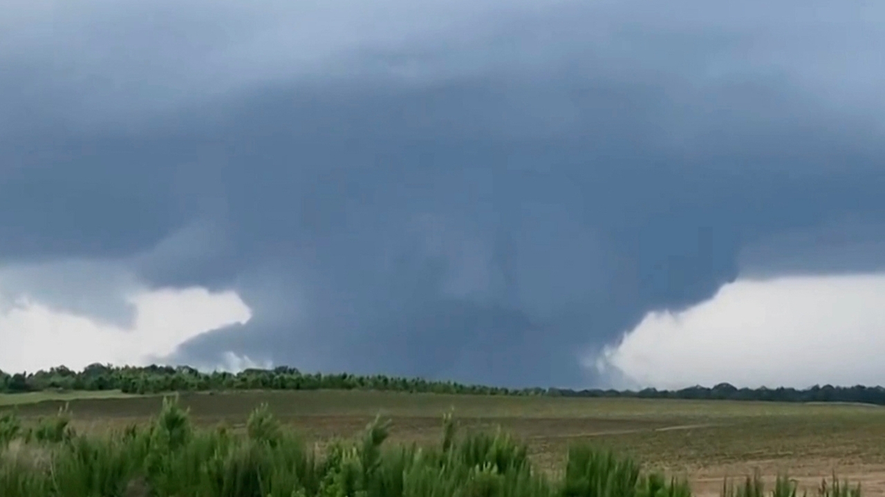 Punishing winds, possible tornadoes inflict damage as storms cross US South - Vimarsana News