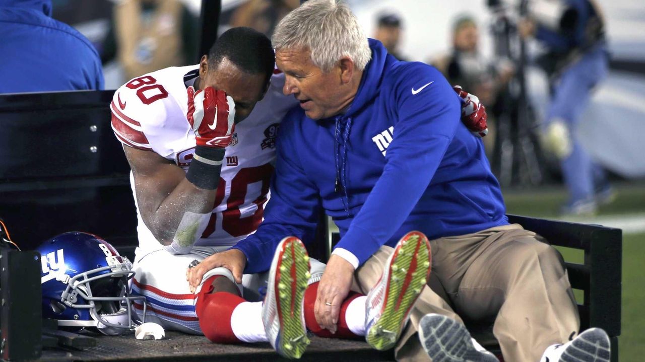 NY Giants' Victor Cruz, kicked out of UMass twice, gets act together,  emerges as crowd favorite – New York Daily News