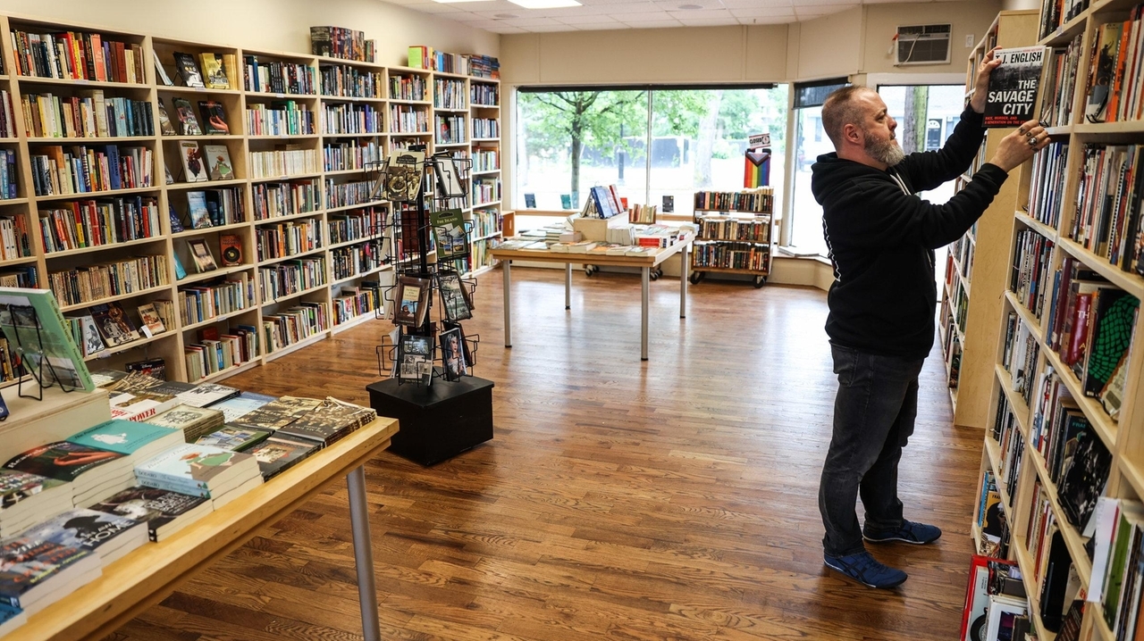 Sayville's new Tiny Raccoon Books storefront reflects national trend of
