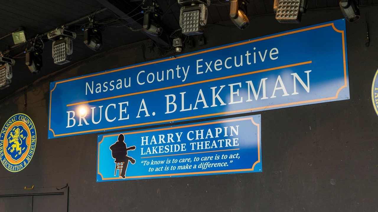 Harry Chapin tribute concert in limbo over 'humongous' Bruce Blakeman signs - Vimarsana News