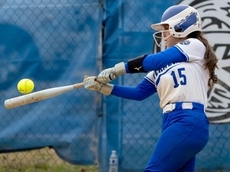 Madison Saladino's go-ahead single lift Riverhead softball to 9th straight win