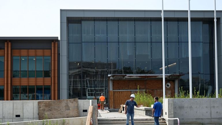 Courthouse under construction in Nassau mired in lawsuit, cost overruns -  Newsday