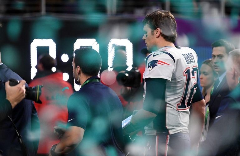 Super Bowl LII: Tom Brady gives credit to Eagles, wishes Pats finished  drives in first half - Newsday