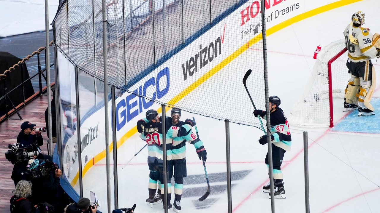 Joey Daccord posts second career shutout as Seattle topples Vegas