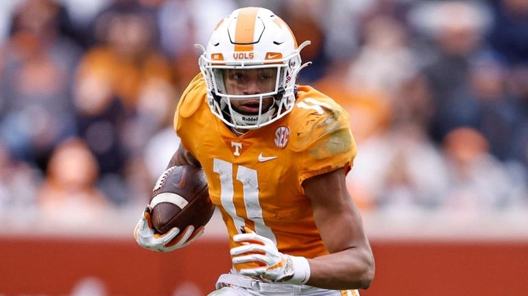 Tennessee wide receiver Jalin Hyatt runs for yardage during the second...