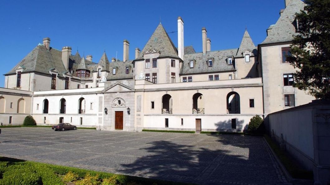 Oheka Castle may be turned over to golfer Jack Nicklaus Newsday