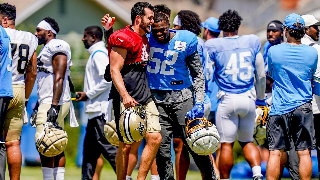 Joey Bosa reacts to covering Alvin Kamara at Saints-Chargers practice