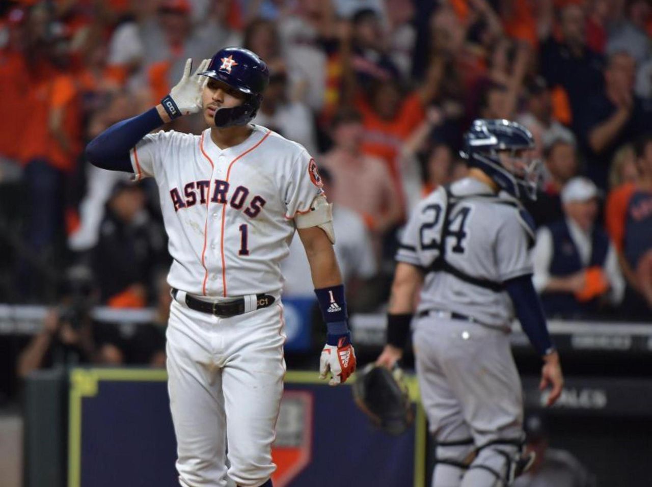 Astros vs. Yankees score: Carlos Correa evens up ALCS with 11th-inning  walk-off homer in Game 2 