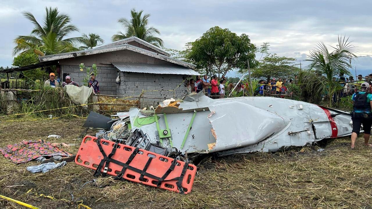 US service member, 3 contractors killed in surveillance mission plane ...