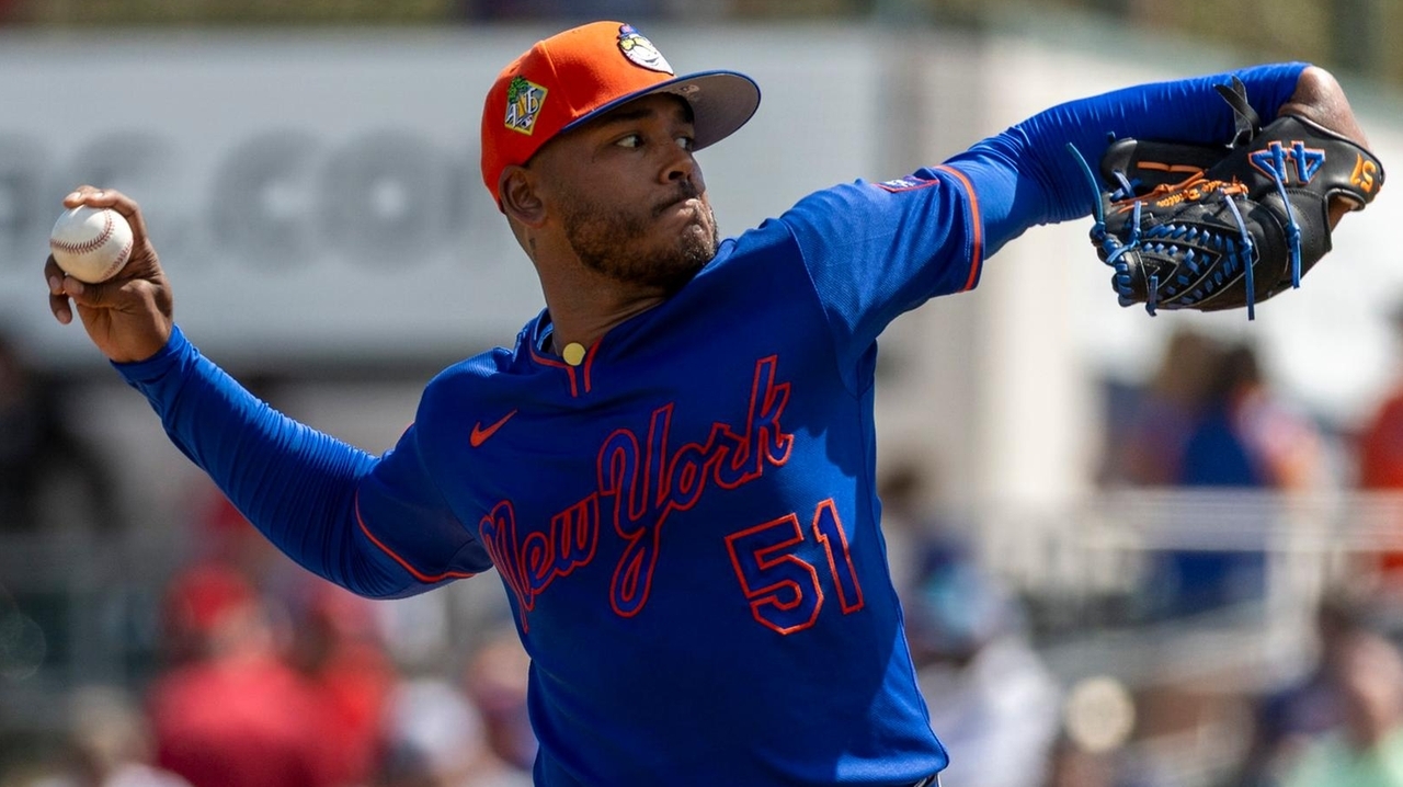 Mets' Carlos Mendoza announces Freddy Peralta as Opening Day starter