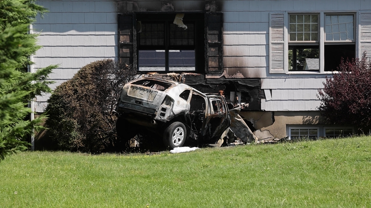 Driver killed after crash into Quaker meeting house in Manhasset - Newsday