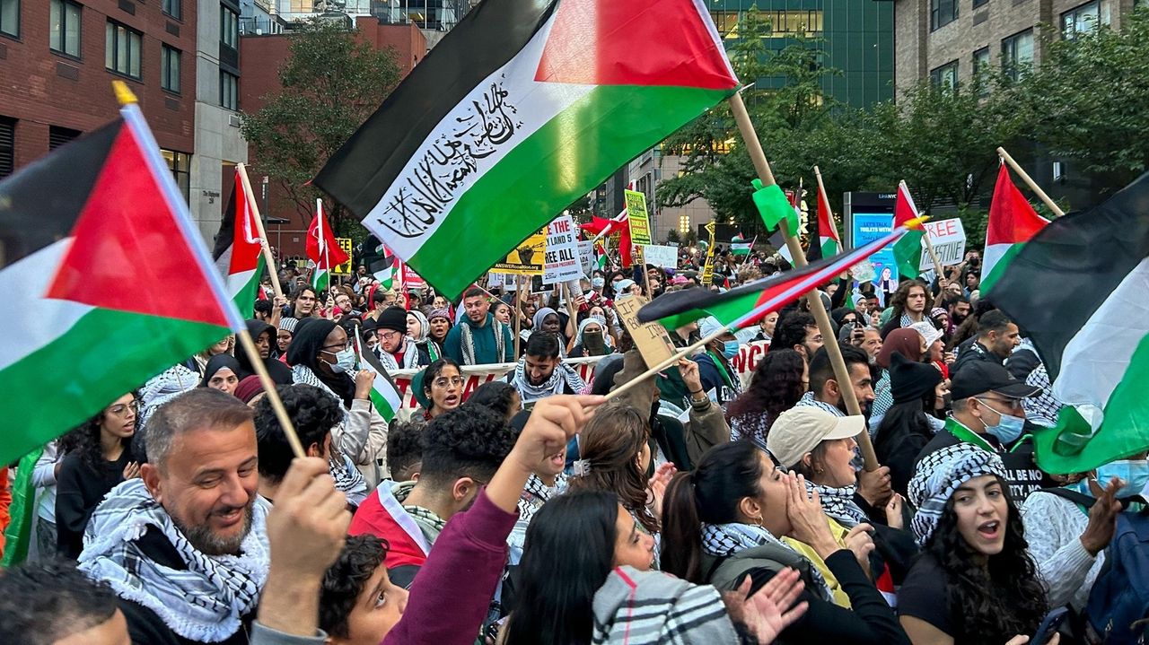 NYC protesters demand Israeli cease-fire, at least 200 detained