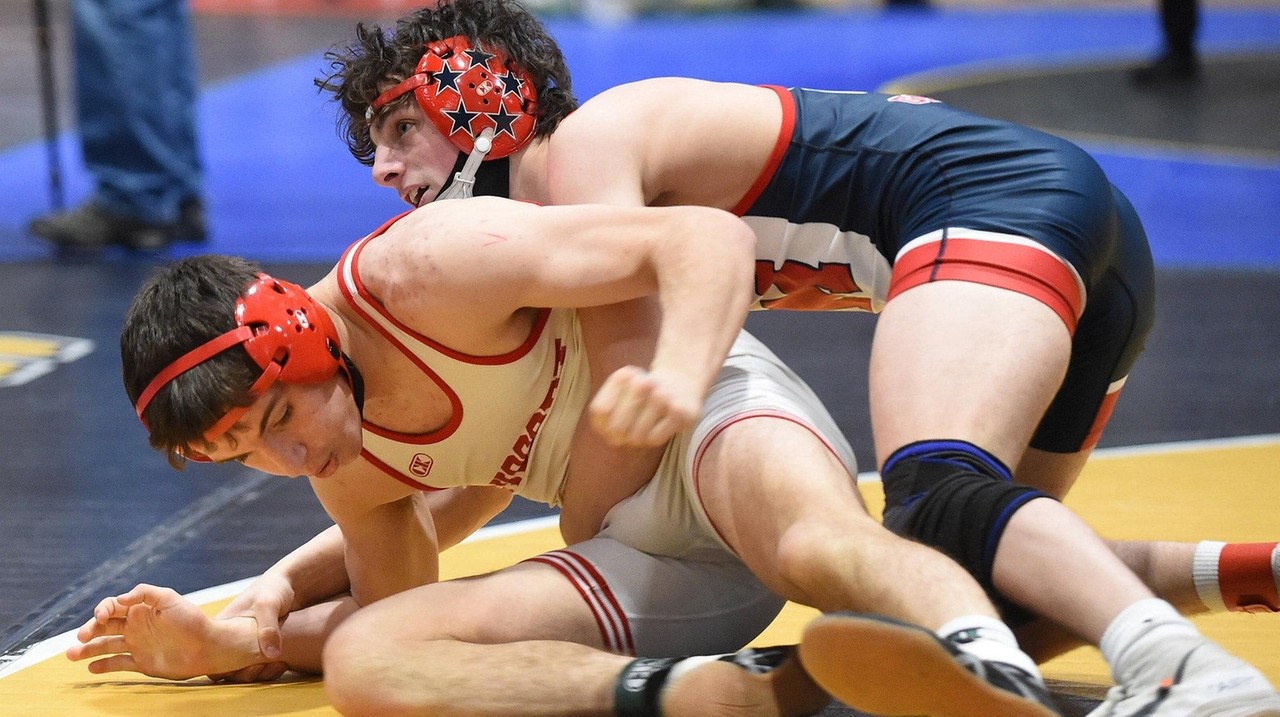MacArthur's Killian Foy wins at Nassau D-1 championships and heads to ...