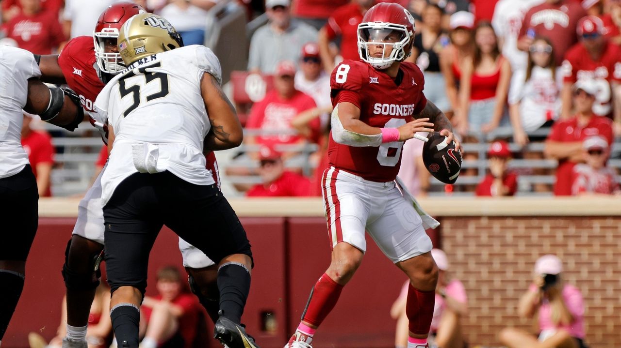 Dillon Gabriel throws 3 TD passes against his former team as No. 6