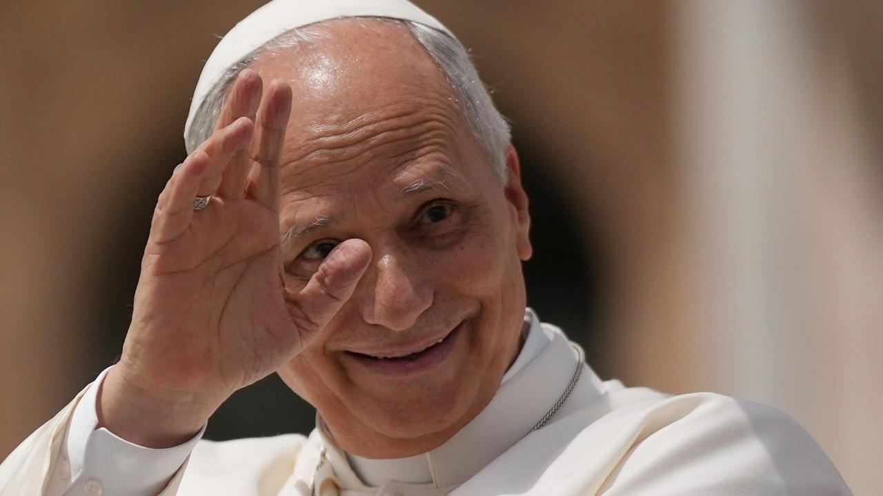 Pope to address Spain's secularization and divisions