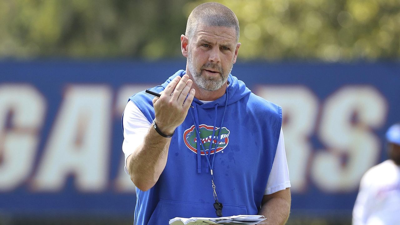 Florida coach Billy Napier turns to 30yearold Austin Armstrong to