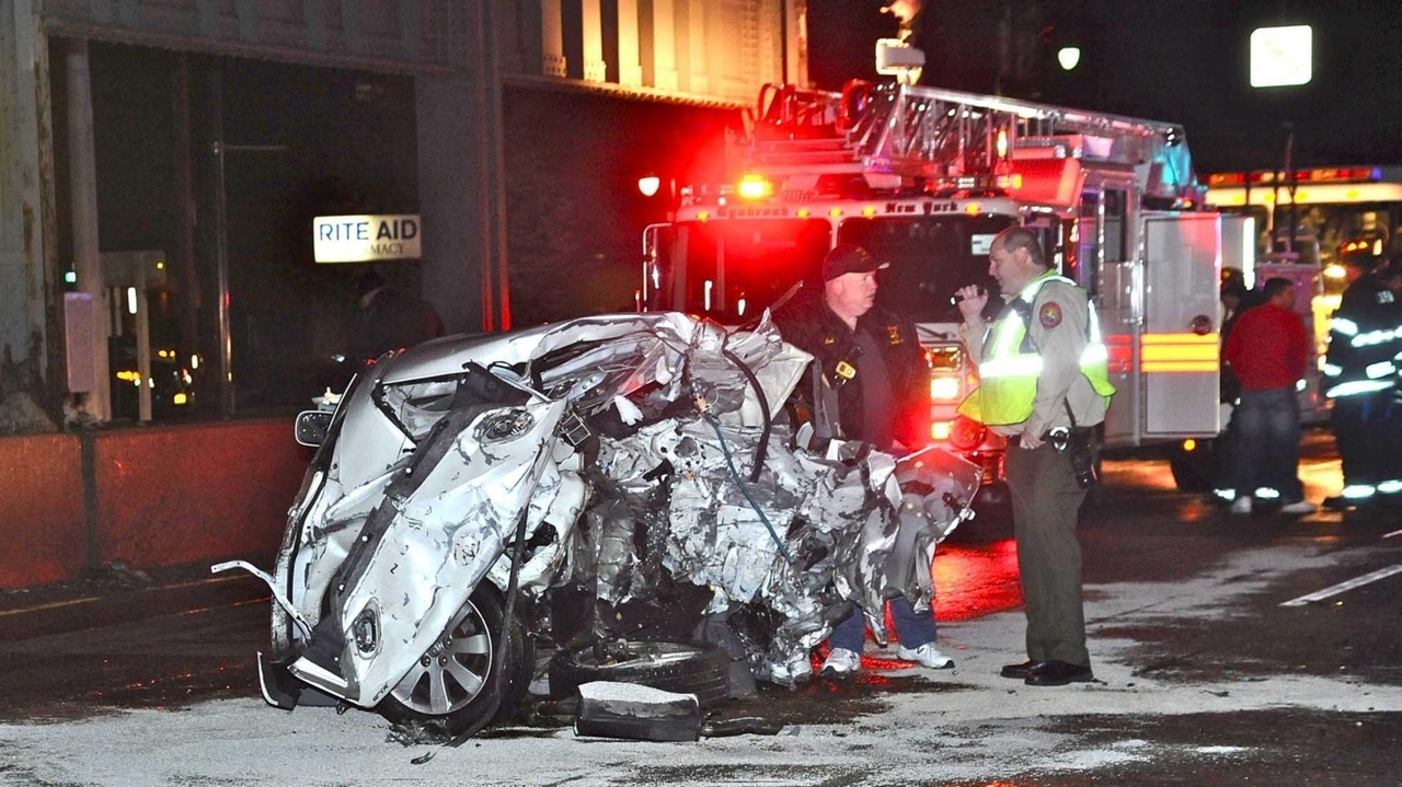 Man accused in double fatal crash pleads not guilty - Newsday