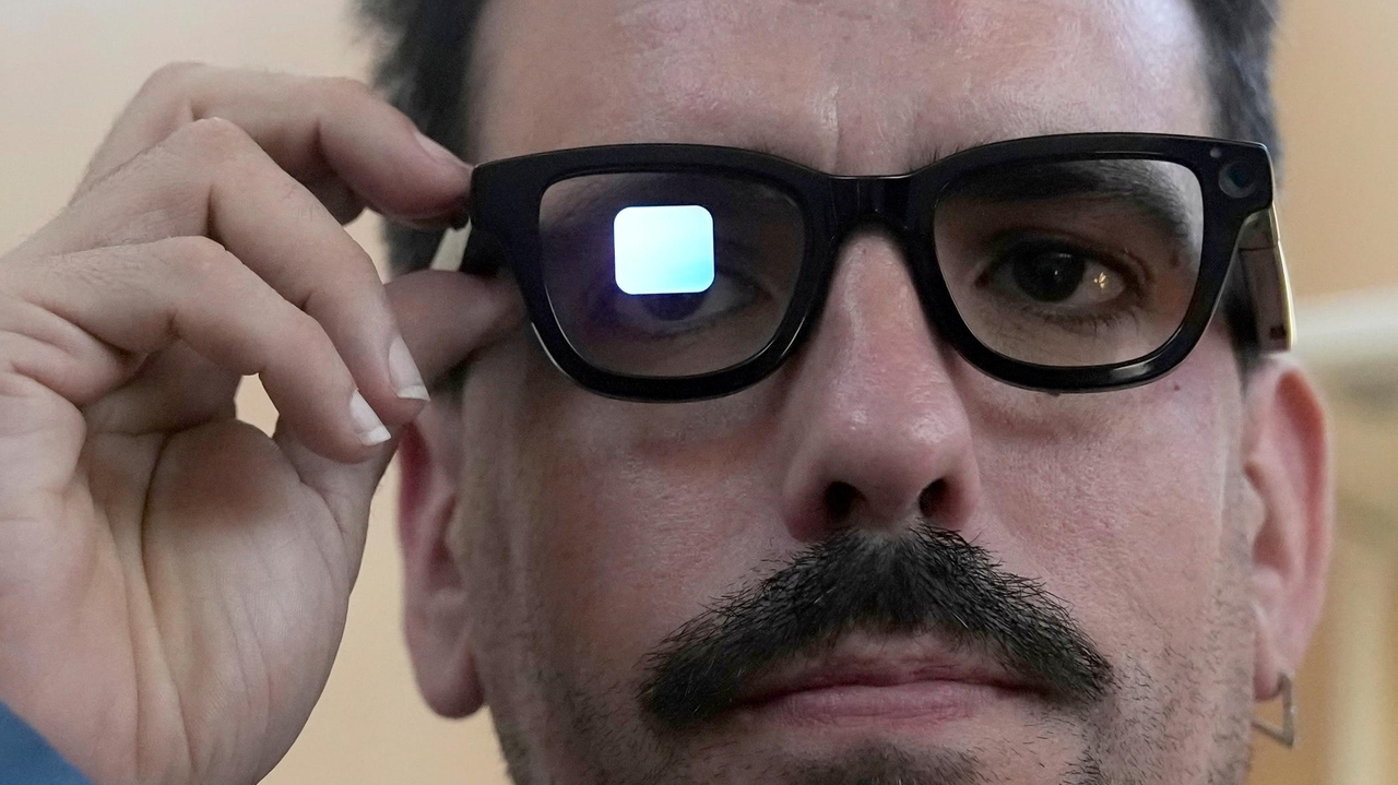 Norway to Ban Smart Glasses in Parks, Museums, Schools Temporarily