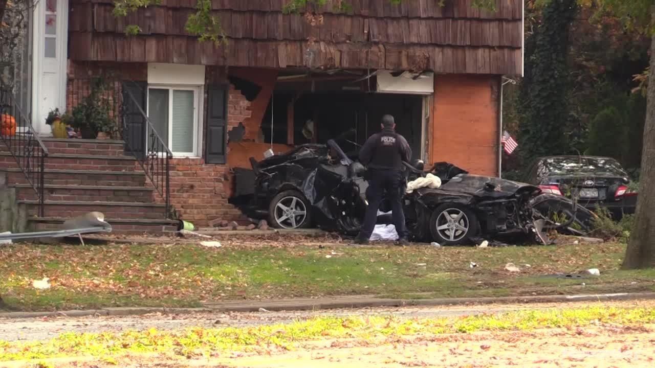 Car crashes into house in Plainview leaving one dead, cops say Newsday