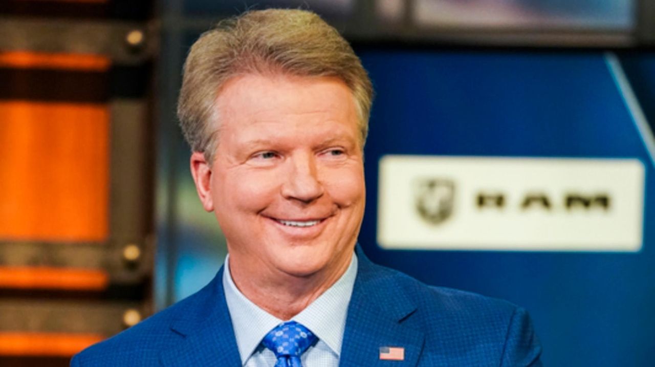 Demoted From Top Team, Phil Simms Will Move to CBS NFL Studio - Sports  Media Watch