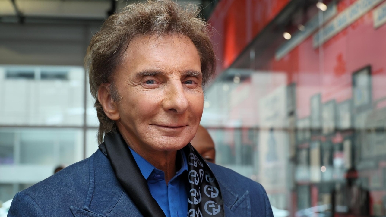 Barry Manilow postpones UBS Arena show set for Monday