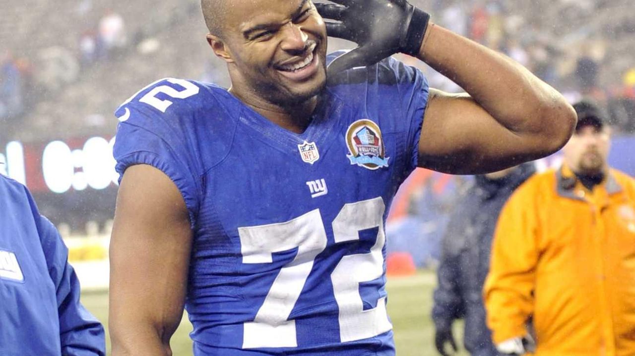 Osi Umenyiora retires after signing one-day contract with New York