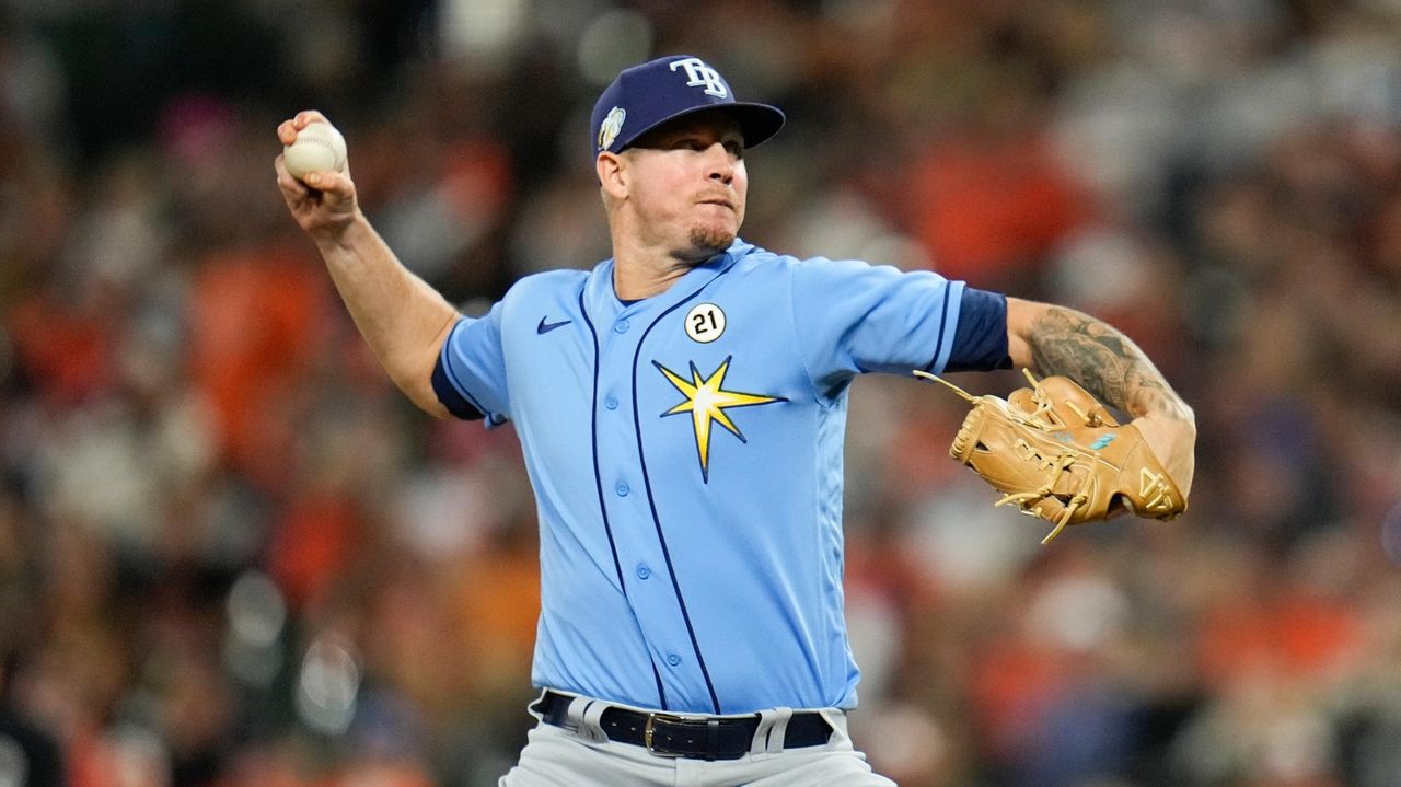 Rays sign RHP Chris Devenski to 1year deal with 2025 club option Newsday