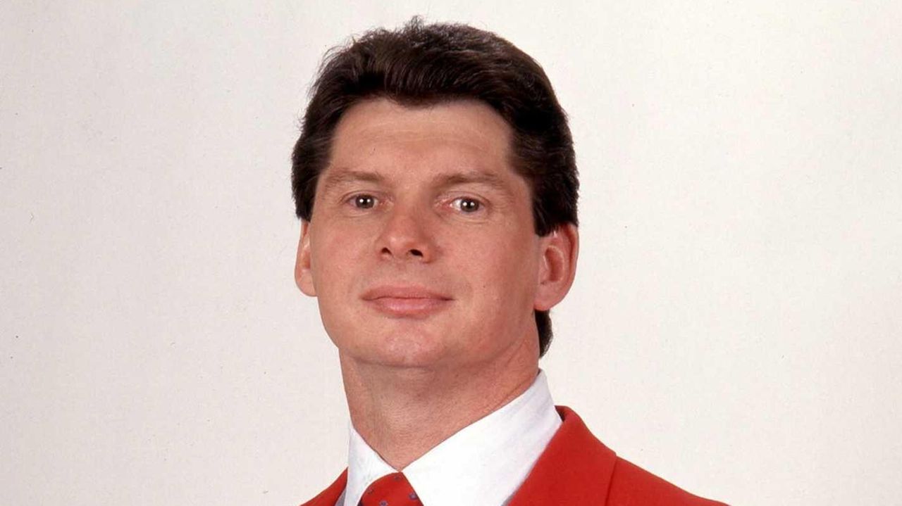 Pete Rose, special inductee, Vincent McMahon, head of the WWE and inductee  former Governor of Minnesota Jesse The Body Ventura (left to right) pose  for the media at the March 13, 2004