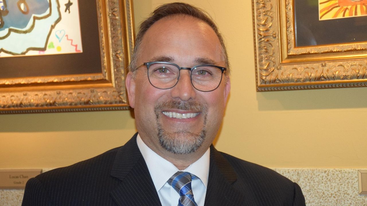 Bellmore's Joe Famularo named state school superintendent of the year