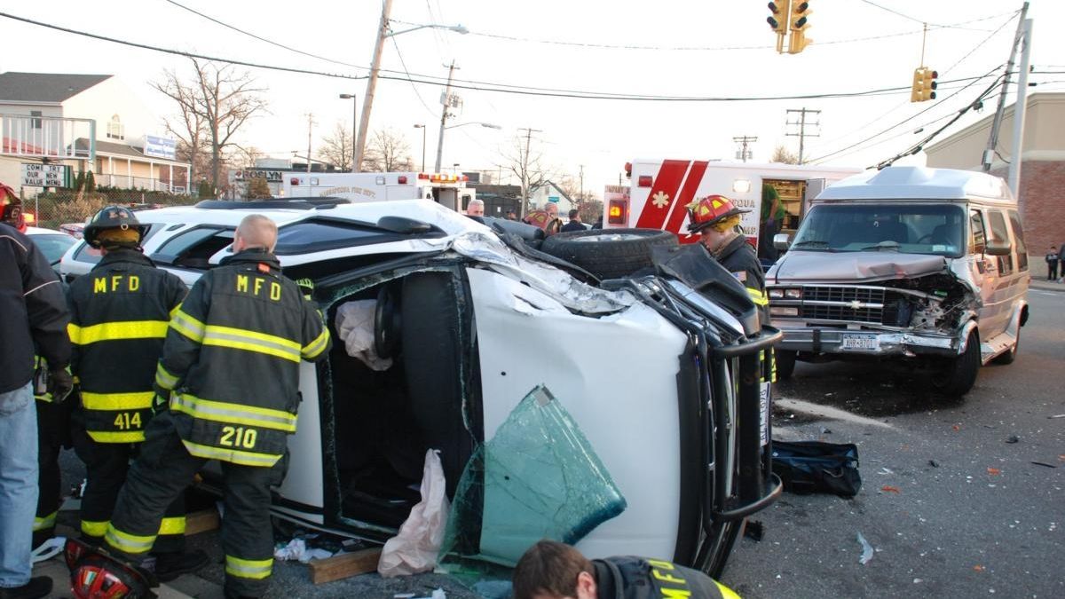 Passenger trapped in Massapequa SUV crash pulled out Newsday
