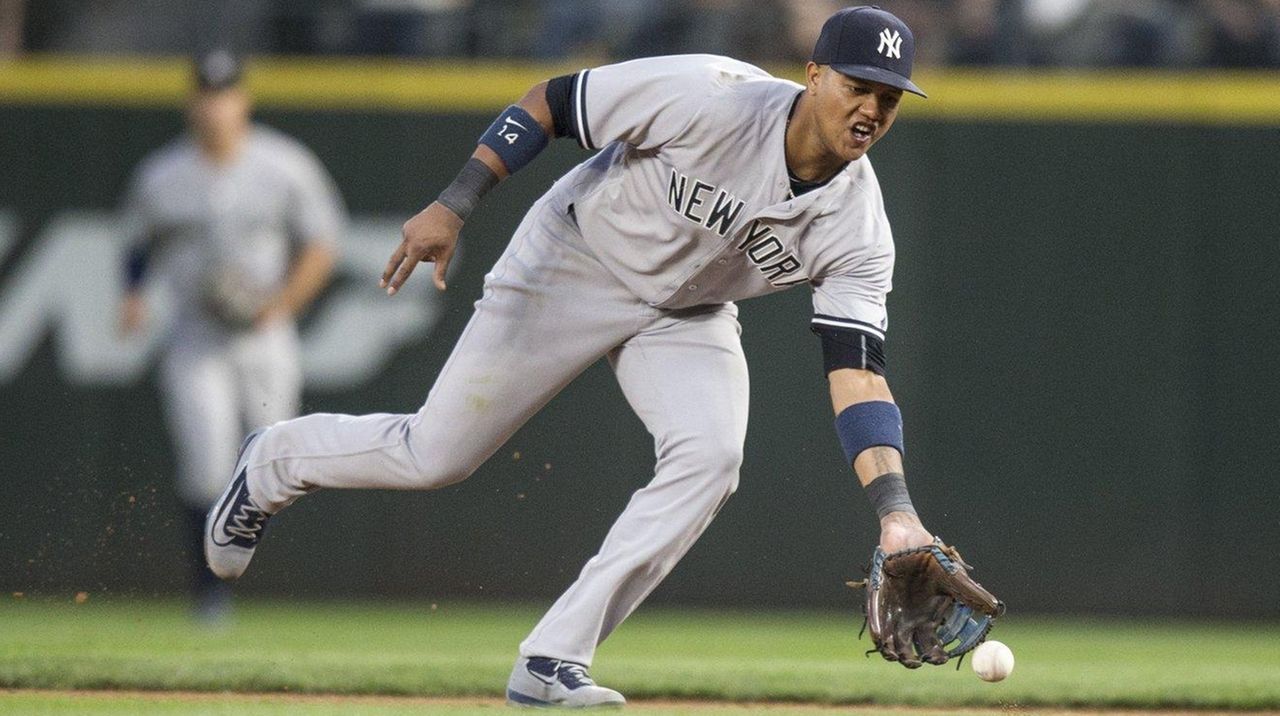 Robinson Cano forced out of the Mariners' game on Sunday with hamstring  tightness