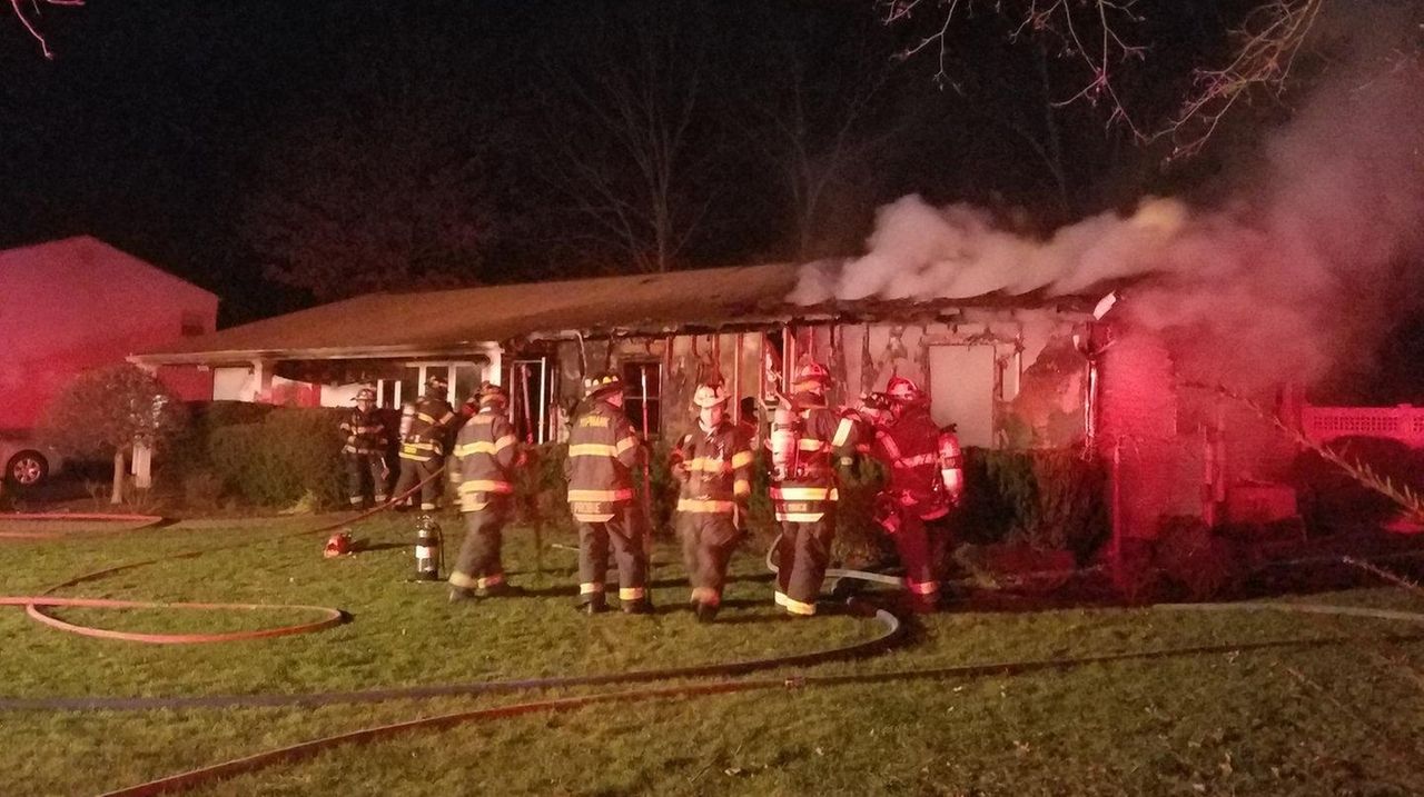 6 departments put down fire in Middle Island house Newsday